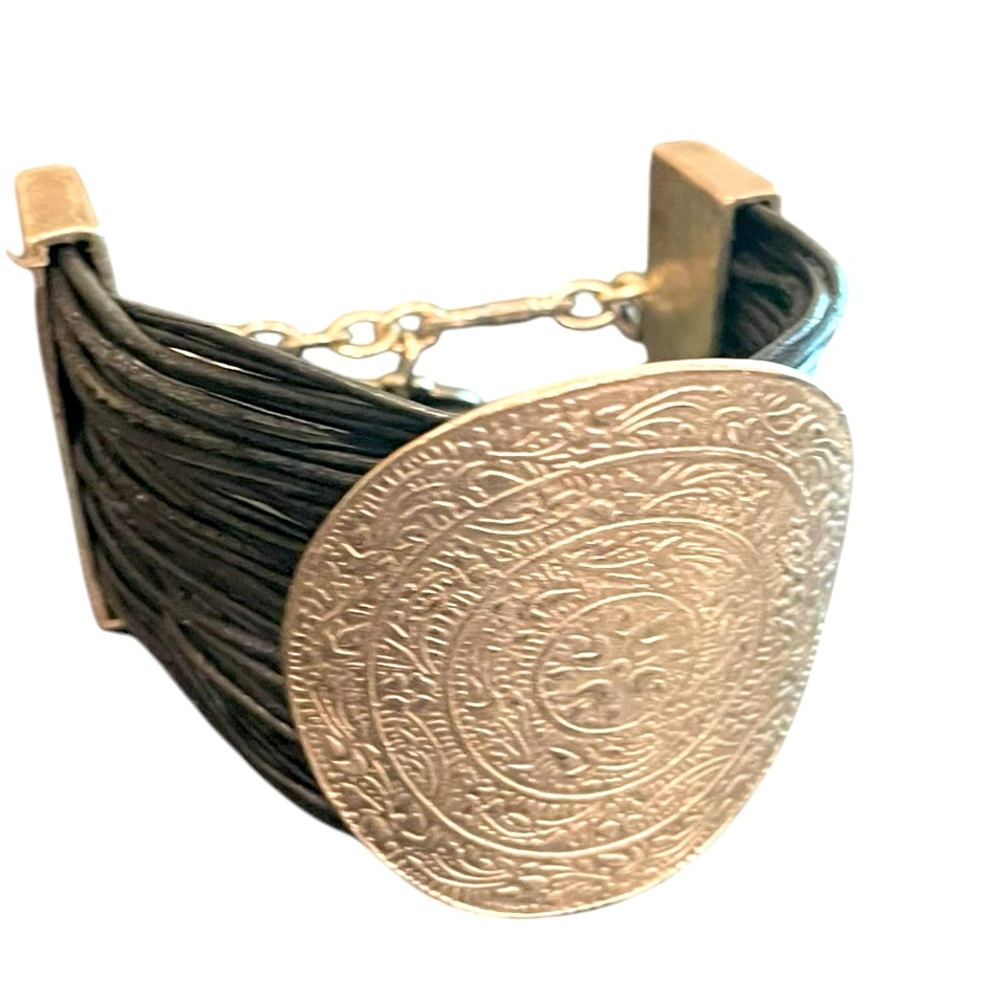 MARLOW LEATHER & PLATED SILVER DISK
BRACELET CUFF
